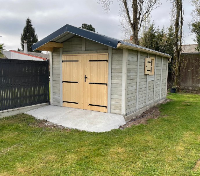 Abri de jardin en béton aspect bois 2 pentes